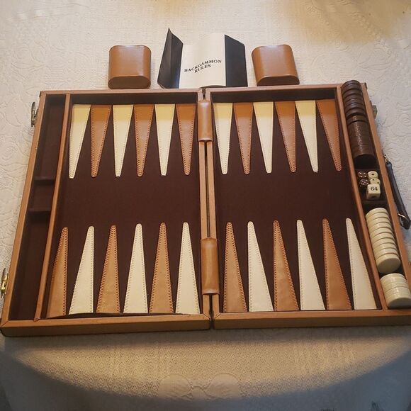 Vintage 1970s Felt and Faux Leather Backgammon Game Board in Faux Leather Case - Picture 1 of 9